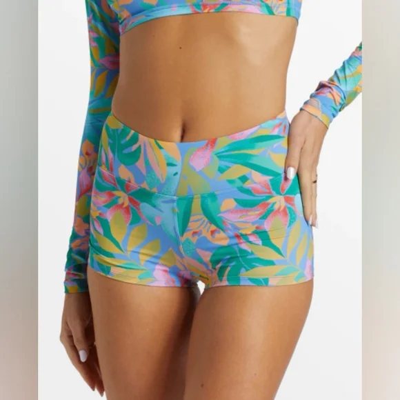 Billabong Tropic Daze Cropped Rashguard & Marina High Waist Surf Shorts Set - Picture 11 of 15
